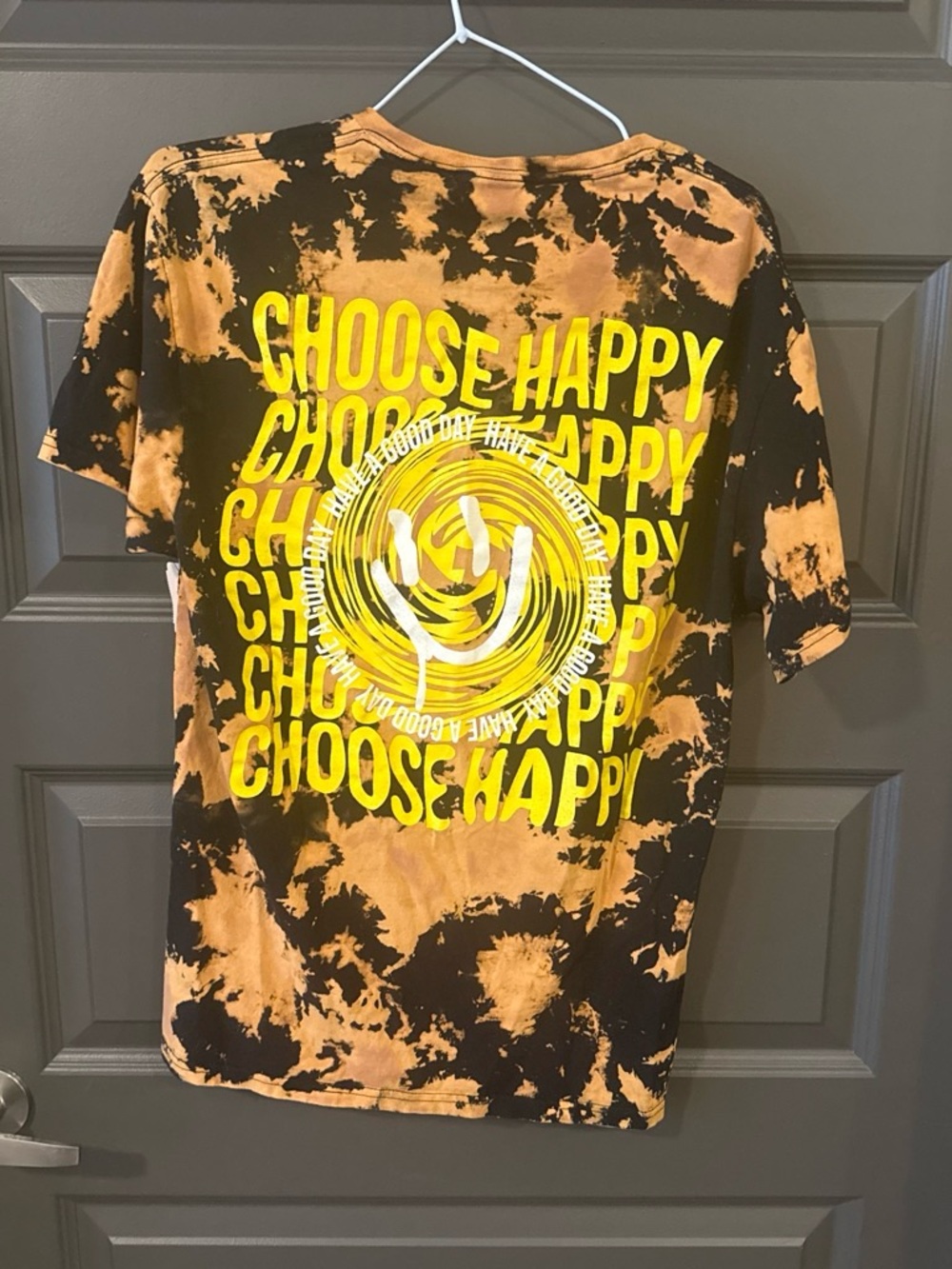 Chemisty "Choose Happy" Bleach Wash Graphic T-Shirt Medium